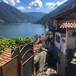 Via Castello, Como,