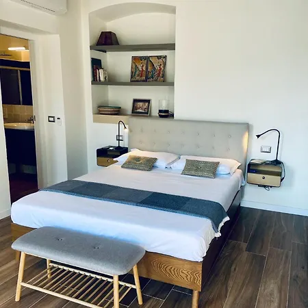 Via Castello, Como, * Brienno