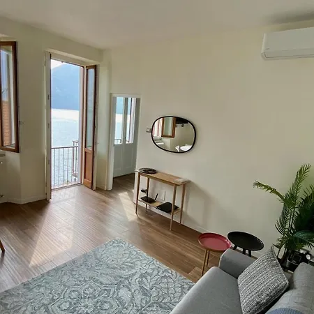 Via Castello, Como, *