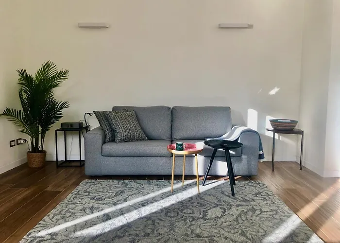 Via Castello, Como, Apartament *