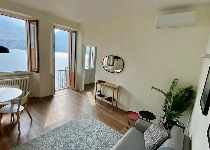 Via Castello, Como, *